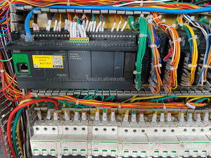 Machine de revêtement en or pvd pour meubles en acier inoxydable et métal Machine de revêtement en titane PVD pour verre/métal/céramique - Product Image 6