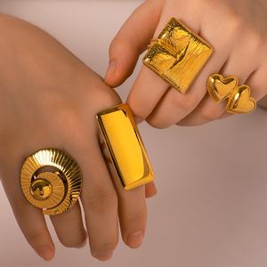 Niche Personalized Modern 18K Gold Stainless Steel Glossy Oversized Geometric Heart-shaped Square <b>Conch</b> <b>Ring</b> for Women - Product Image 1