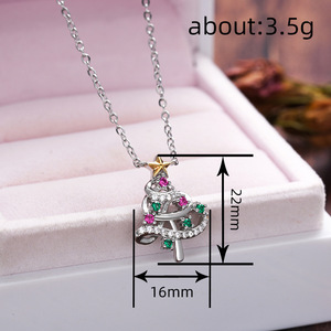 Collana da Donna Bicolore con Ciondolo Albero di Natale e Dettaglio a Stella, Elegante Catena per Clavicola, Gioielli alla Moda per le Feste - Product Image 4