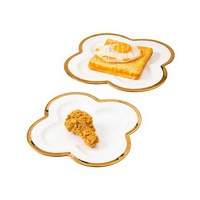 Assiette à dessert en céramique nuage irrégulier style nordique, plat à collation en porcelaine blanche avec bord doré, logo personnalisé pour fêtes à domicile