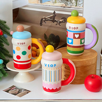 Gobelet isotherme personnalisé en gros avec motif de dessin animé, grande poignée incurvée, deux couvercles optionnels, tasse à eau anti-fuite pour enfant, cadeau promotionnel