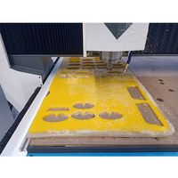 Routeur CNC 1325 pour portes d'armoires, présentoirs en acrylique et panneaux en PVC, table à vide 7,5 kW