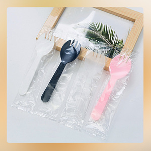 Ensemble de couverts jetables en plastique rose pour gâteaux, desserts et pâtisseries - Product Image 2