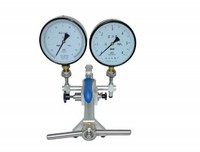 Handheld Electronic Pneumatic Pressure Gauge Comparison Pump Portable Pressure Calibrator High Accuracy 1Year Warranty