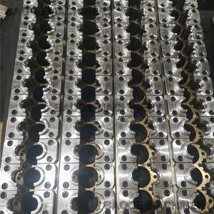 Guangzhou üreticisi Pet şişe taslak kalıbı sıcak yolluk enjeksiyon 48 kavite PET taslak kalıbı - Product Image 2