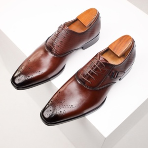 Chaussures habillées d'affaires pour hommes en cuir véritable sculpté, grande taille, respirantes, antidérapantes, durables, à bout pointu, pour l'été, modèle transfrontalier - Product Image 3