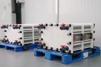 Batterie à flux redox au vanadium 32 kW VRFB pour système de stockage d'énergie longue durée personnalisé avec onduleur hybride