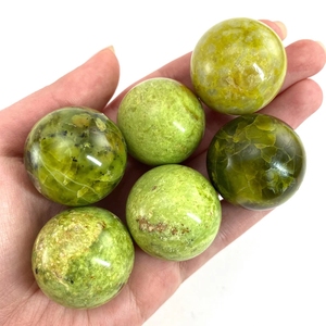 Esfera de Cristal de Ópalo Verde Natural Hecha a Mano para Decoración del Hogar y Regalos para Diseño de Interiores - Product Image 6