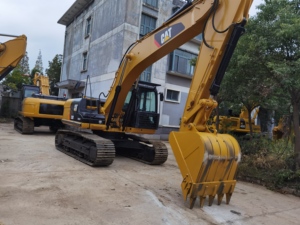 Excavadora Hidráulica Original Japonesa de 20 Toneladas con Sistema Hidráulico Completo en Stock para Proyectos de Movimiento de Tierras y Construcción - Product Image 4