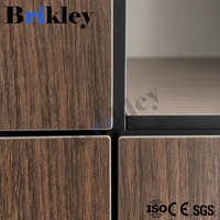 Armoire de rangement compacte en stratifié HPL à grain de bois Brikley avec serrure à clé pour bureau