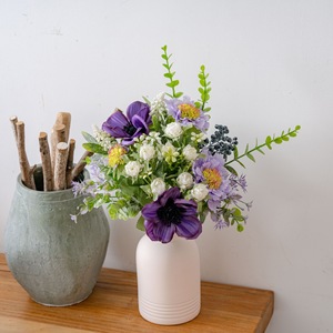 Ramo de Flores Artificiales Noche Estrellada, Camelia Blanca y Morada, Espuma Plástica, Decoración para el Hogar, Accesorios para Bodas CF02103 - Product Image 1