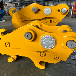 Enganche Rápido Mecánico Amarillo con Rodamiento para Excavadoras de 1.5-4 Toneladas, Acero de Alta Calidad Resistente, 1 Año de Garantía - Product Image 1