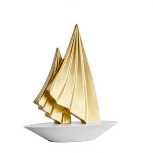 Statue en résine personnalisée, <span class=keywords><strong>bateau</strong></span> doré, artisanat en résine, centre de table, décoration d'étagère, souvenirs et ornements décoratifs - Product Image 1