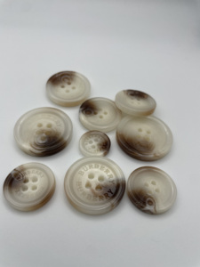 Tối Thổi Nhựa May Nút 20Mm 25Mm 4 Lỗ Các Kích Cỡ Flatback Khắc Thân Thiện Với Môi Nhựa Cho Áo Phù Hợp Với - Product Image 4