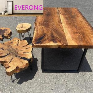 Table de salle à manger en bois massif de chêne et noyer, plateau de table au design unique et forme naturelle, bord brut - Product Image 2