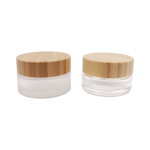 Pot cosmétique personnalisé en verre givré de 30 ml et 50 ml avec couvercle en bambou - Product Image 5