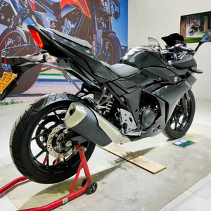 <span class=keywords><strong>Suzuki</strong></span> GSX250R. Motore a Cilindri Paralleli da 250cc Raffreddato ad Acqua con EFI, Freni a Disco Anteriori e Posteriori con ABS, Stile Sportivo - Product Image 6