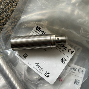 เซ็นเซอร์วัดระยะใกล้ Pepperl+Fuchs รุ่น NBB8-18GM50-E2-V1 ระยะตรวจจับ 18 มม. แบบขั้วต่อสกรู ทรงกระบอกโลหะ สำหรับงานอุตสาหกรรม - Product Image 1