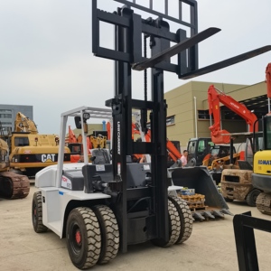 Chariots élévateurs lourds TCM FD60Z8 Chariots élévateurs à moteur diesel 6 tonnes Transporteurs TCM fourche de manutention 6 t d'occasion - Product Image 4