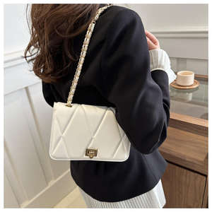 2024 nouveau exquis géométrique simple sangle Polyester doublure sac à bandoulière rétro mode diamant chaîne sac à bandoulière - Product Image 3