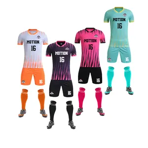 Custom Soccer Wear Uniform Zwart Wit Strepen Voetbaluniformen Team Jersey Voetbal Truien Voor Mannen Sets