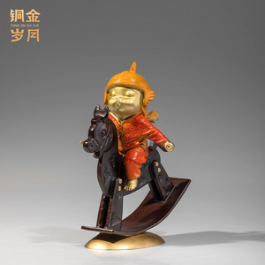 Figura Artística de Latón de Niña en Caballo Balancín, Adorno Decorativo para Oficina/Escritorio, Colección Cobre y Oro - Product Image 3