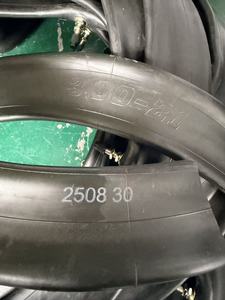 <span class=keywords><strong>Chambre</strong></span> à <span class=keywords><strong>air</strong></span> de moto en caoutchouc épaissie 4 mm 18''-<span class=keywords><strong>21</strong></span>'' pouces pour moto, fabriquée en Chine - Product Image 5