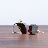 Offre Spéciale bouteille de parfum en cristal de style différent unique en forme d'usine décorée vide d'autres métiers en cristal