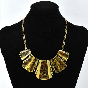 Collar con Estampado de Leopardo Vintage de Estilo Moderno, Collar de Cadena para Suéter Estilo Europeo-Americano, Collar de Cadena de Metal Chapado en Oro para Mujer - Product Image 6