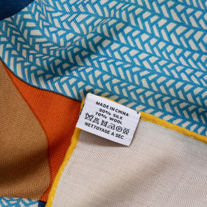 Alta qualità <span class=keywords><strong>donna</strong></span> Vintage elegante 130x130cm inverno caldo scialle sottile Logo geometrico quadrato di lana di <span class=keywords><strong>seta</strong></span> <span class=keywords><strong>sciarpa</strong></span> di lana <span class=keywords><strong>Cashmere</strong></span> - Product Image 3