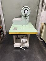 Nouvelle machine à coudre à colonne pour l'industrie de la chaussure, machine à coudre automatique pour la formation de motifs de dessus de chaussures en cuir