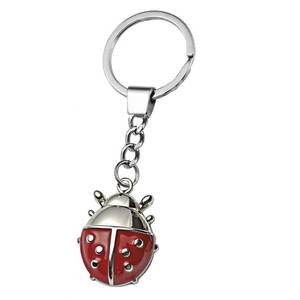 Portachiavi in Metallo Rosso a Forma di Coccinella con Logo Personalizzato per Uso Portachiavi - Product Image 1