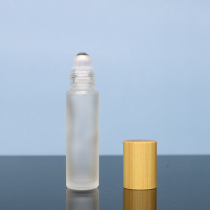 Envases Cosméticos de Vidrio Esmerilado Cilíndricos Recargables al por Mayor de LK Packaging, 5ml 10ml, Botellas con Tapa de Bambú y Estampado en Caliente - Product Image 2