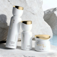 Impression personnalisable. Flacons cosmétiques premium de 30 à 120 ml, anti-fuite, rechargeables, élégants, blancs, pour emballages de soins de la peau.