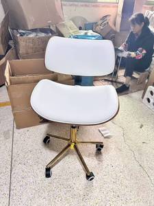 Fashion <b>Pink</b> Barber Chair Comfortable Backrest Swivel Salon <b>Stool</b> Metal Legs with Rolling Casters for Beauty Salon Studio - Product Image 2