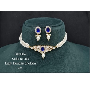 <b>Gold</b> Plated Kundan Necklace <b>Set</b> 09504 with Matching <b>Earrings</b> for Women Festive Wear Wedding Party Jewelry - Product Image 3