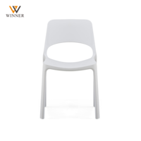 Chaises de salle à manger empilables en plastique colorées de style nordique moderne, écologiques et durables, pour l'école, la maison et les restaurants
