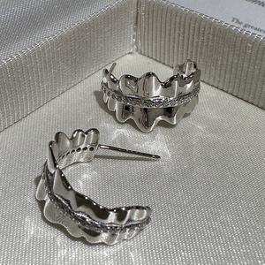 Pendientes de Plata de Ley S925, Diseño Francés de Nicho, Estilo Vintage Simple y Personalizado, Microincrustaciones Curvas de Lujo Ligero - Product Image 1