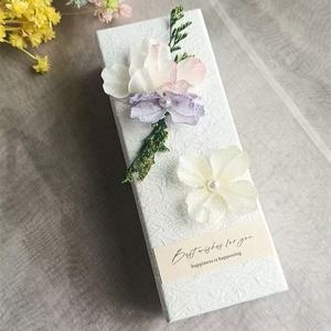 Scatola Regalo Rigida di Lusso con Decorazioni Floreali Essiccate, Stile Old Money, Scatola per Bomboniere Matrimonio con Coperchio e Base - Product Image 4