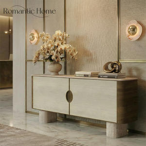 Buffet moderne <span class=keywords><strong>haut</strong></span> <span class=keywords><strong>de</strong></span> gamme en bois <span class=keywords><strong>de</strong></span> noyer et finition en tissu doux avec un design <span class=keywords><strong>de</strong></span> rangement élégant pour les espaces <span class=keywords><strong>de</strong></span> vie <span class=keywords><strong>de</strong></span> luxe - Product Image 1
