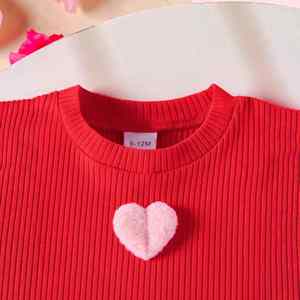 Set Tre Pezzi per <span class=keywords><strong>Ragazze</strong></span>: Top Senza Maniche a Costine con Motivo Cuori, Gonna Bianca con Cuori Colorati, Borsa - Outfit Casual Carino - Product Image 3