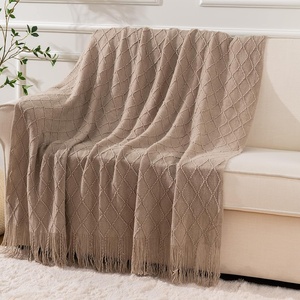 Couvertures en tricot bohème de fil acrylique léger de première qualité hiver canapé <span class=keywords><strong>lit</strong></span> jeter chaud gros tricot tricoté couverture - Product Image 2