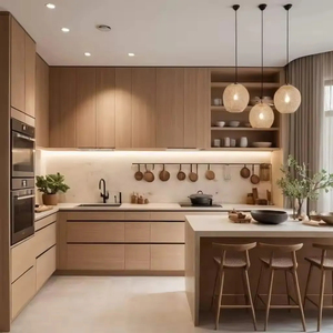 Gabinetes de Cocina de Madera Clara Hechos a Medida Vermonhouzz con Barra de Desayuno Compacta para una Decoración Cálida y Neutral en Toda la Casa - Product Image 1