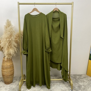 6778+2339 #   ชุดอาบายะห์ 2 ชิ้น รุ่นใหม่สำหรับเดือนรอมฎอน ผ้าเครปบับเบิ้ลเก๋ไก๋ พร้อมผ้าคลุมศีรษะยาวแบบมีรูด้านข้างและแขนจีบพร้อมกระเป๋า ชุดเดรสสุดหรู - Product Image 2