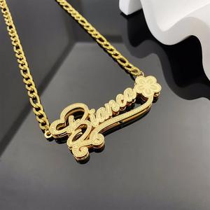 Collar Personalizable para <span class=keywords><strong>Mujer</strong></span> <span class=keywords><strong>con</strong></span> Circonita Cúbica, Acero Inoxidable 304 y Baño <span class=keywords><strong>de</strong></span> <span class=keywords><strong>Oro</strong></span>, <span class=keywords><strong>Cadena</strong></span> Figaro <span class=keywords><strong>con</strong></span> Letra, Colgante Clásico - Product Image 3