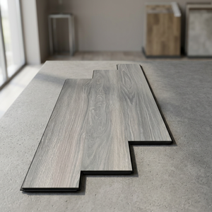 Plancher en vinyle imitation bois gris mat imperméable gaufré pour intérieur - Product Image 3
