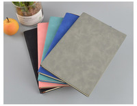 2025 personnalisé en cuir Logo Journal étanche A5 couverture rigide académique Pu couverture planificateur mensuel imprimé Journal cahiers personnalisés