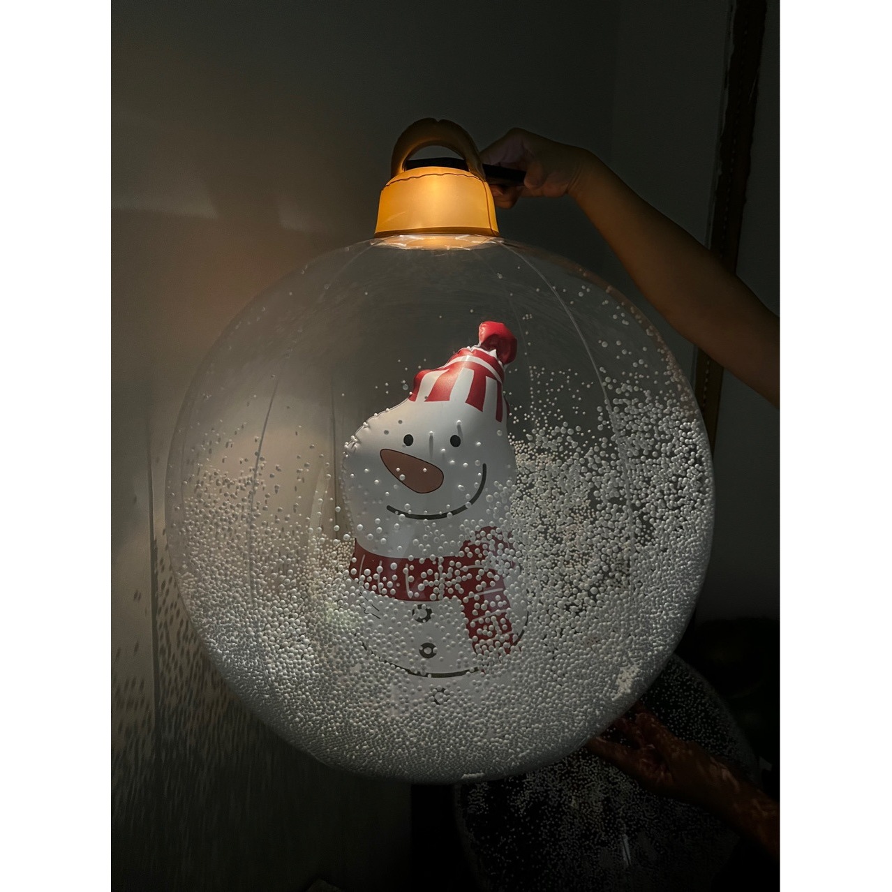 Muñeco de nieve navideño con luces