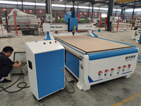 Machine de gravure sur bois CNC 1325 pour la sculpture de portes principales en bois
