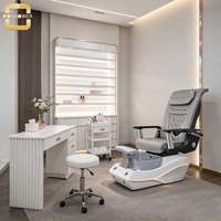 Table de manucure moderne de luxe blanche avec poignées or rose, rangement multi-tiroirs, bureau à ongles pour institut de beauté et salon de manucure